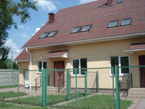 Незалежности (с. Петровское, Киево-Святошинский район) - Продається таунхаус, 135000 $ - АФНУ